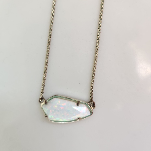 Kendra Scott set Cami and Camelia in white kyocera opal and gold, preloved - Picture 8 of 10
